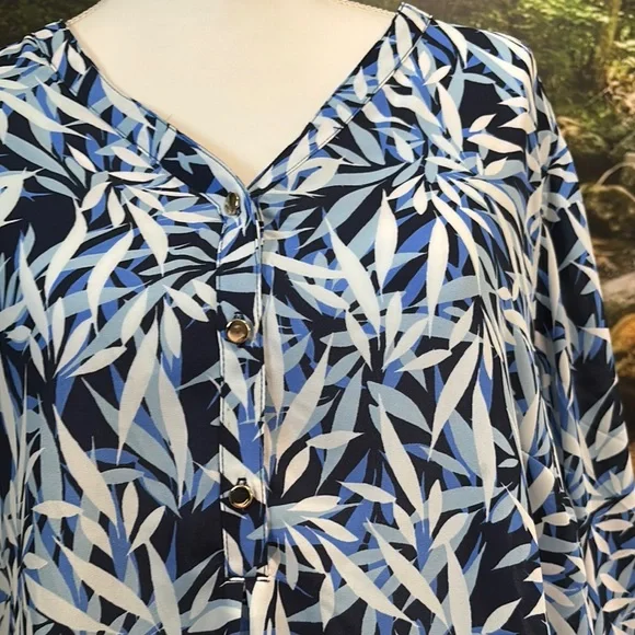 Blue and White Patterned Women's Top - Picture 3 of 8